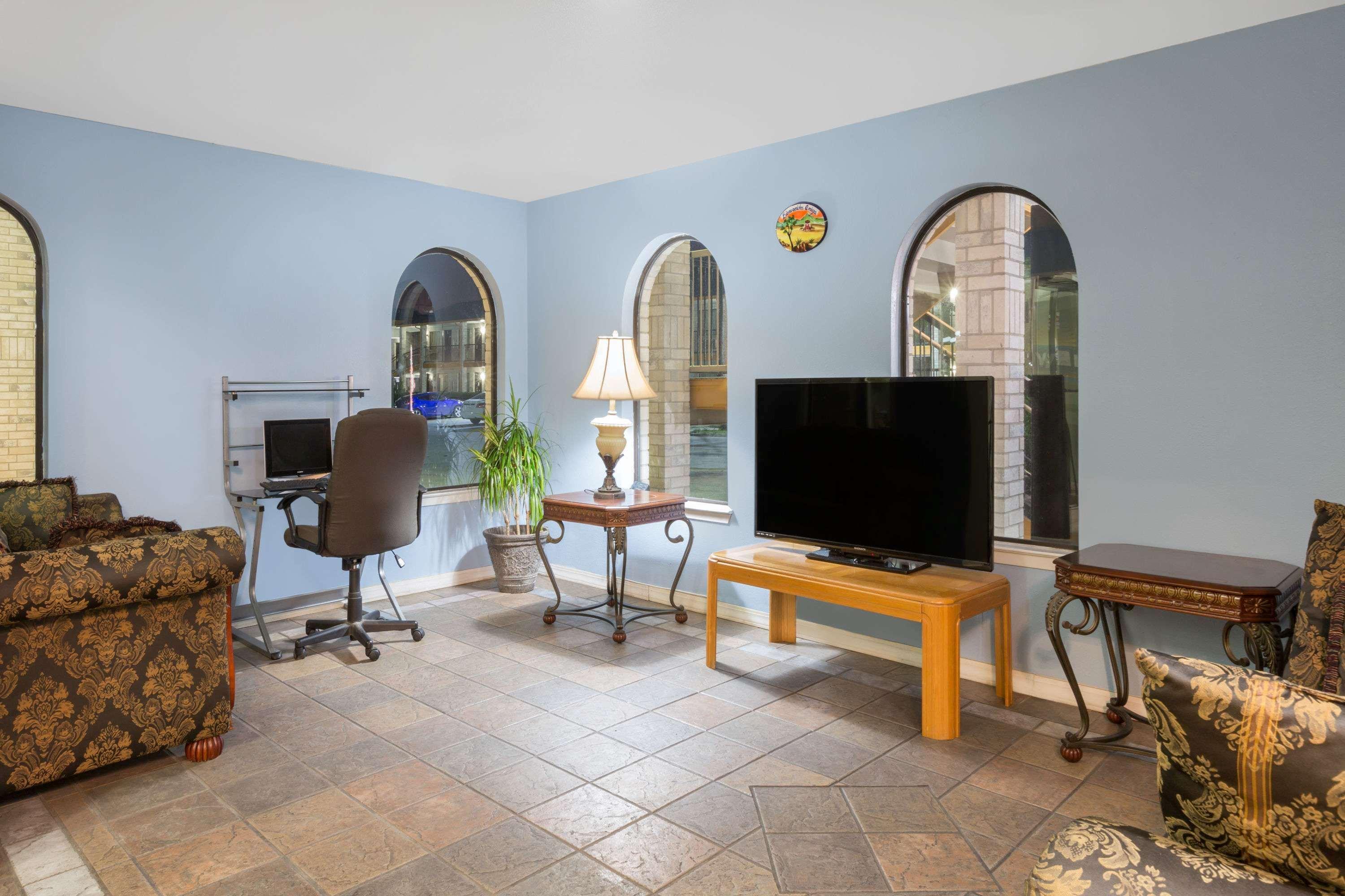 Days Inn Windcrest By Wyndham San Antonio Luaran gambar