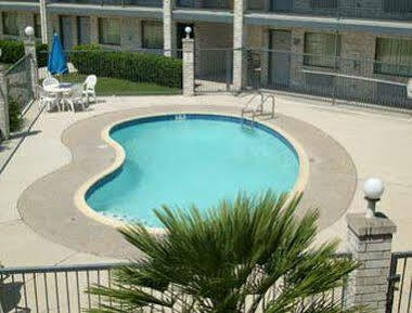 Days Inn Windcrest By Wyndham San Antonio Luaran gambar